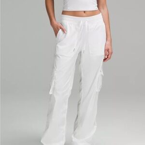 Lululemon Athletica Dance Studio Relaxed-Fit Mid-Rise Cargo Pant (M)